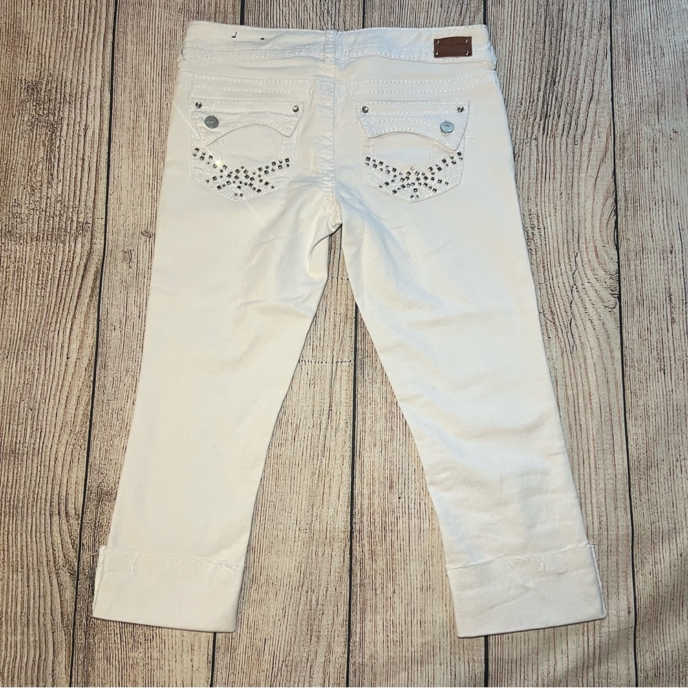 Almost Famous Premium White Studded Denim Capris‎ Women’s 7 Low Rise Jeans Y2K